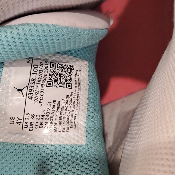 Jordan 13 - Picture 6 of 6